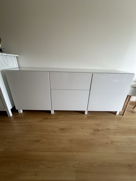 Aparador Ikea BESTÅ