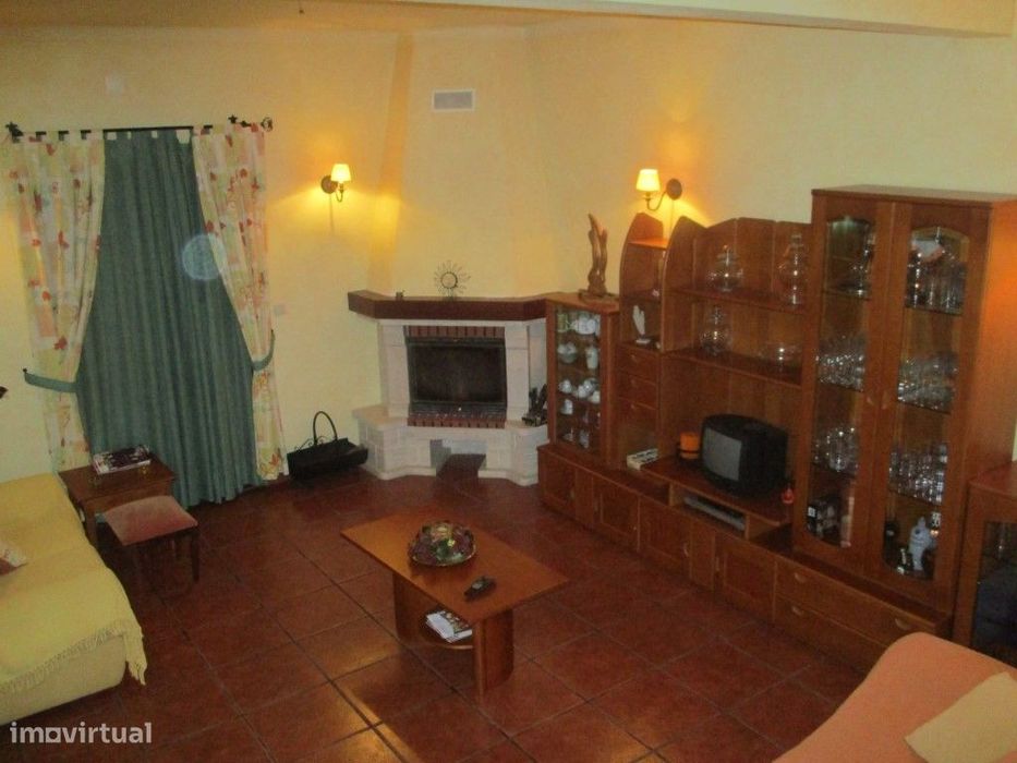 Moradia Isolada T4 Inserida em lote de 577 m2, muito perto de Sousel