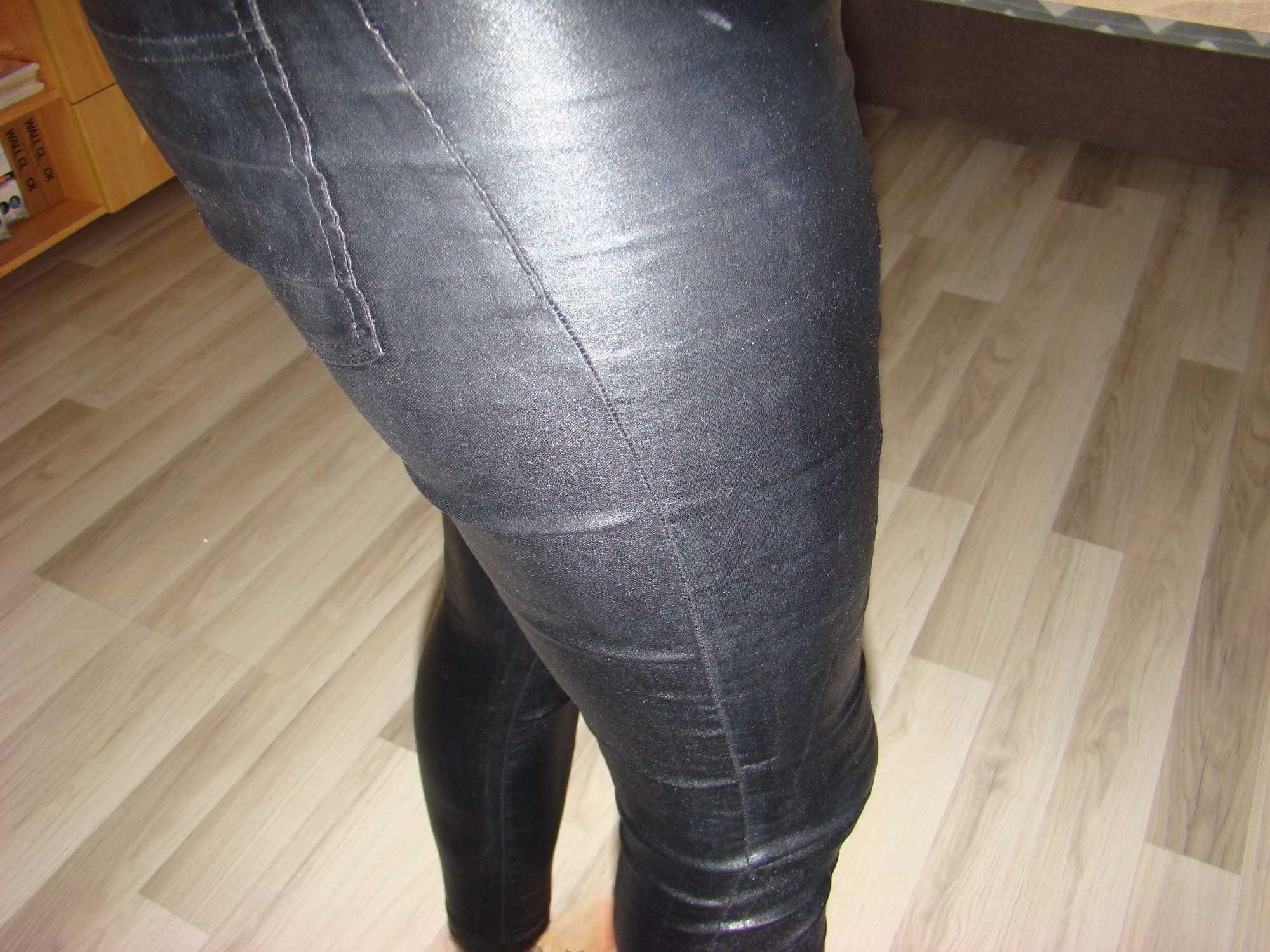 Sinsay Jeans rurki skiny woskowane XS