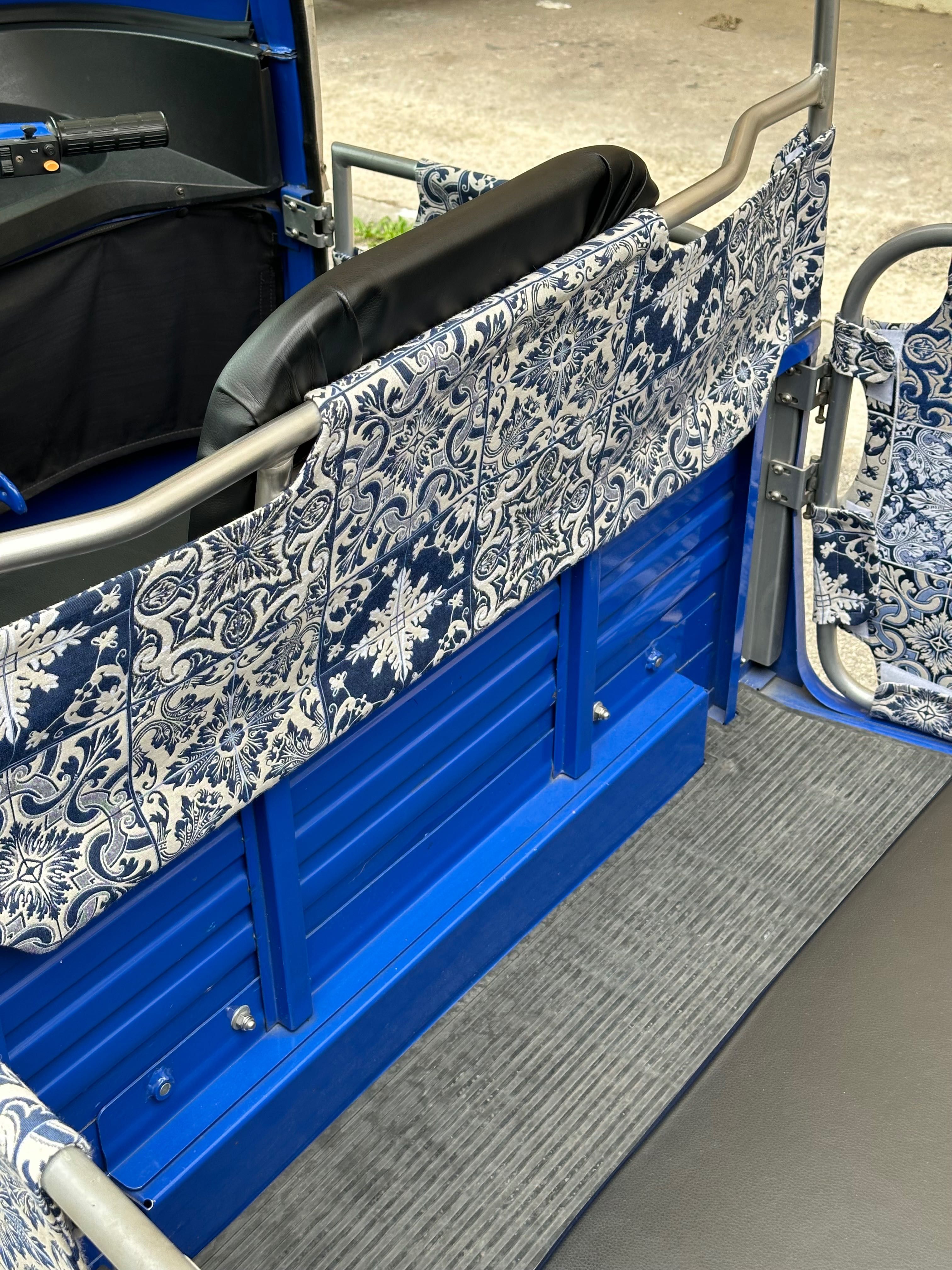 Tuk Tuk Piaggio Ape Celesino 200 “Micróbio” – Charme sobre três rodas!