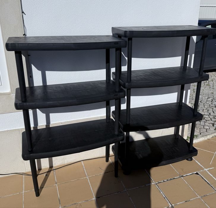 2 Estantes: metal e resina/pvc
