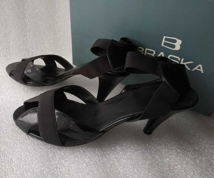 Женские босоножки лакированные. Жіночі босоніжки лаковані