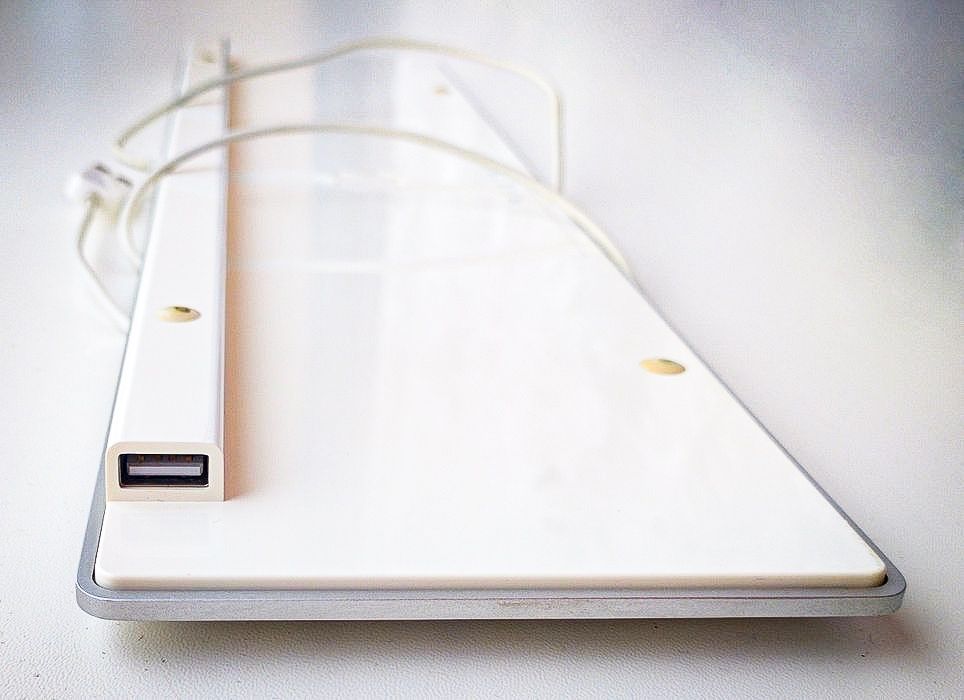 Уценка! Клавіатура Apple A1243 А1314 алюминий usb hub мембранная