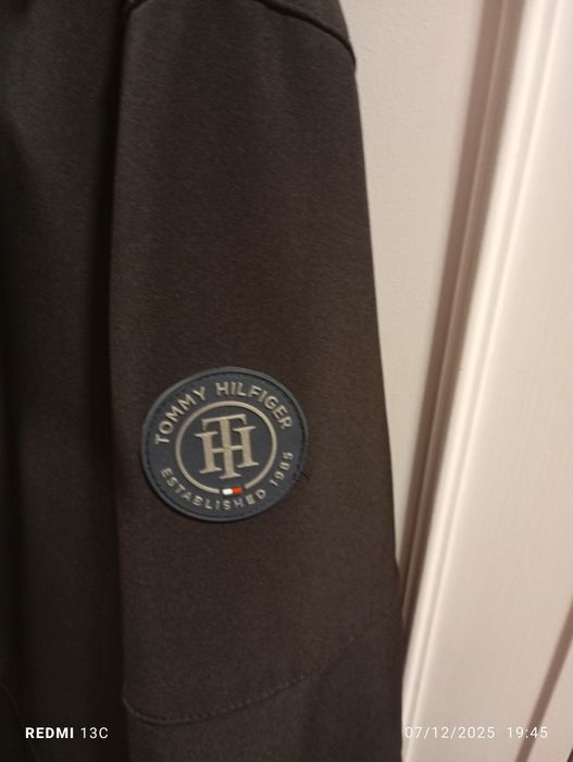 Casaco de homem tamanho L, marca Tommy Hilfiger