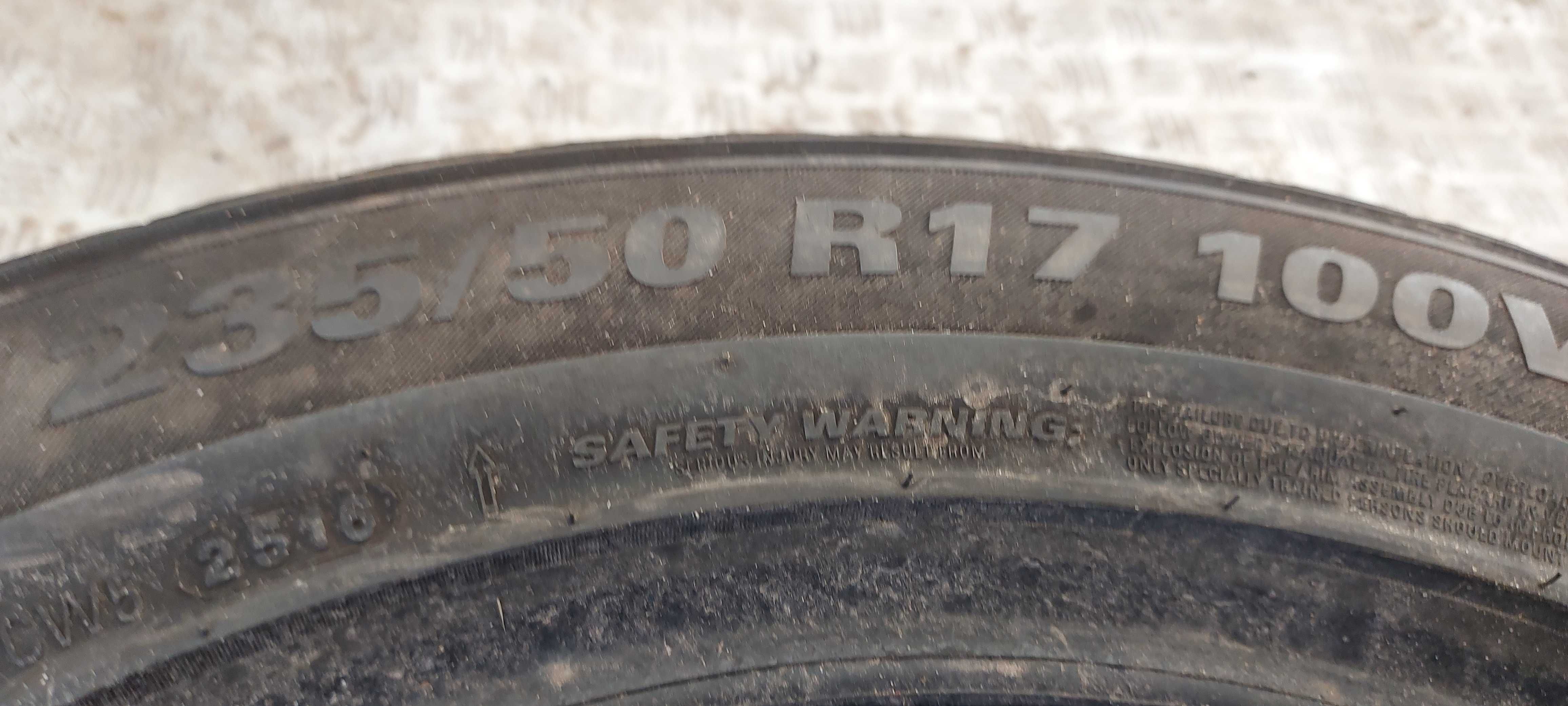 opona zimowa KUMHO 235/50 R17 2016R