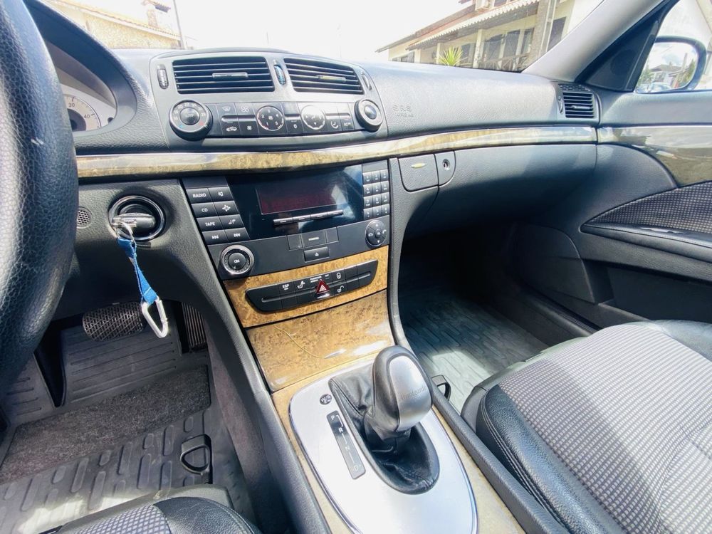 Mercedes E220 em excelente estado