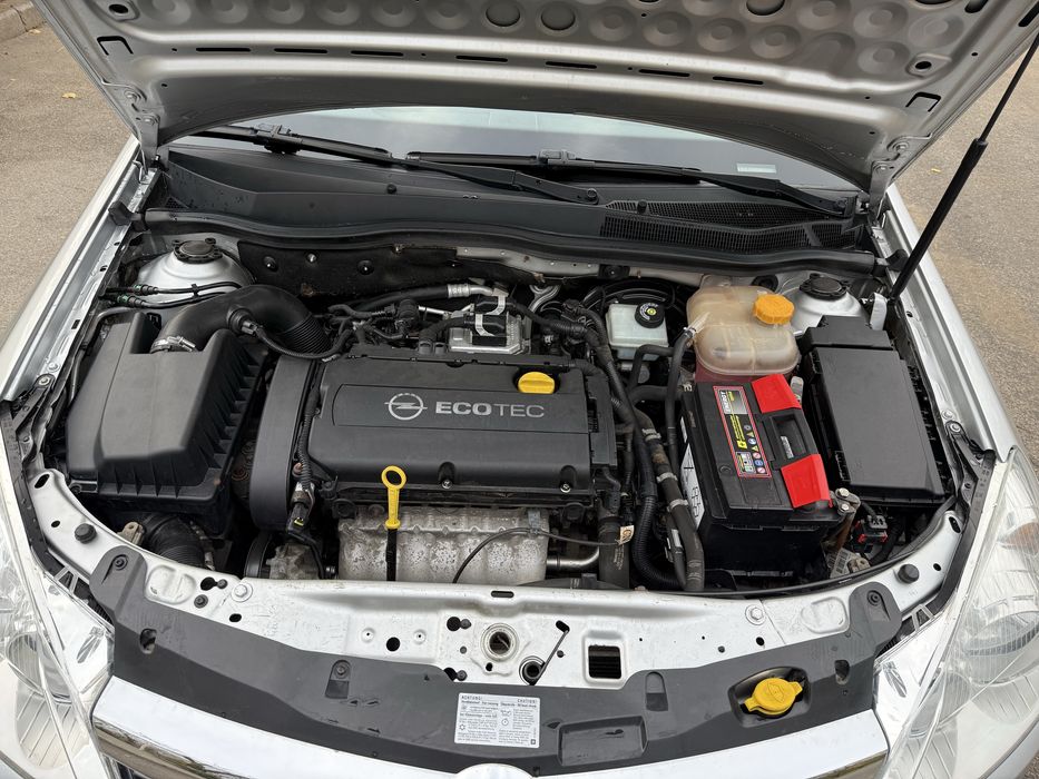 Продам Opel Astra H 2010