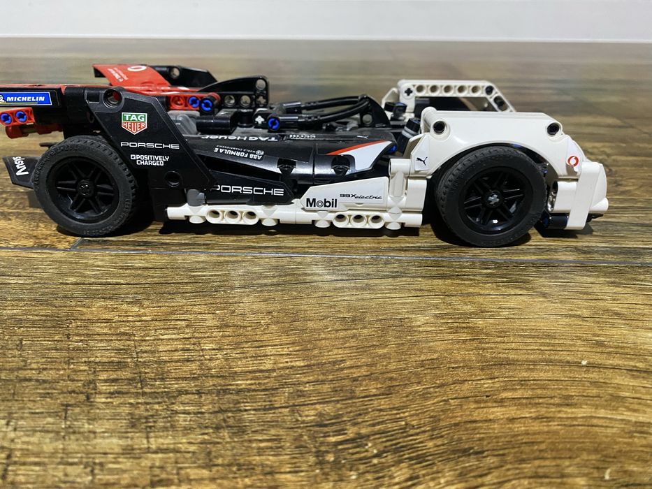 Lego Formula E Porsche 99x Electric