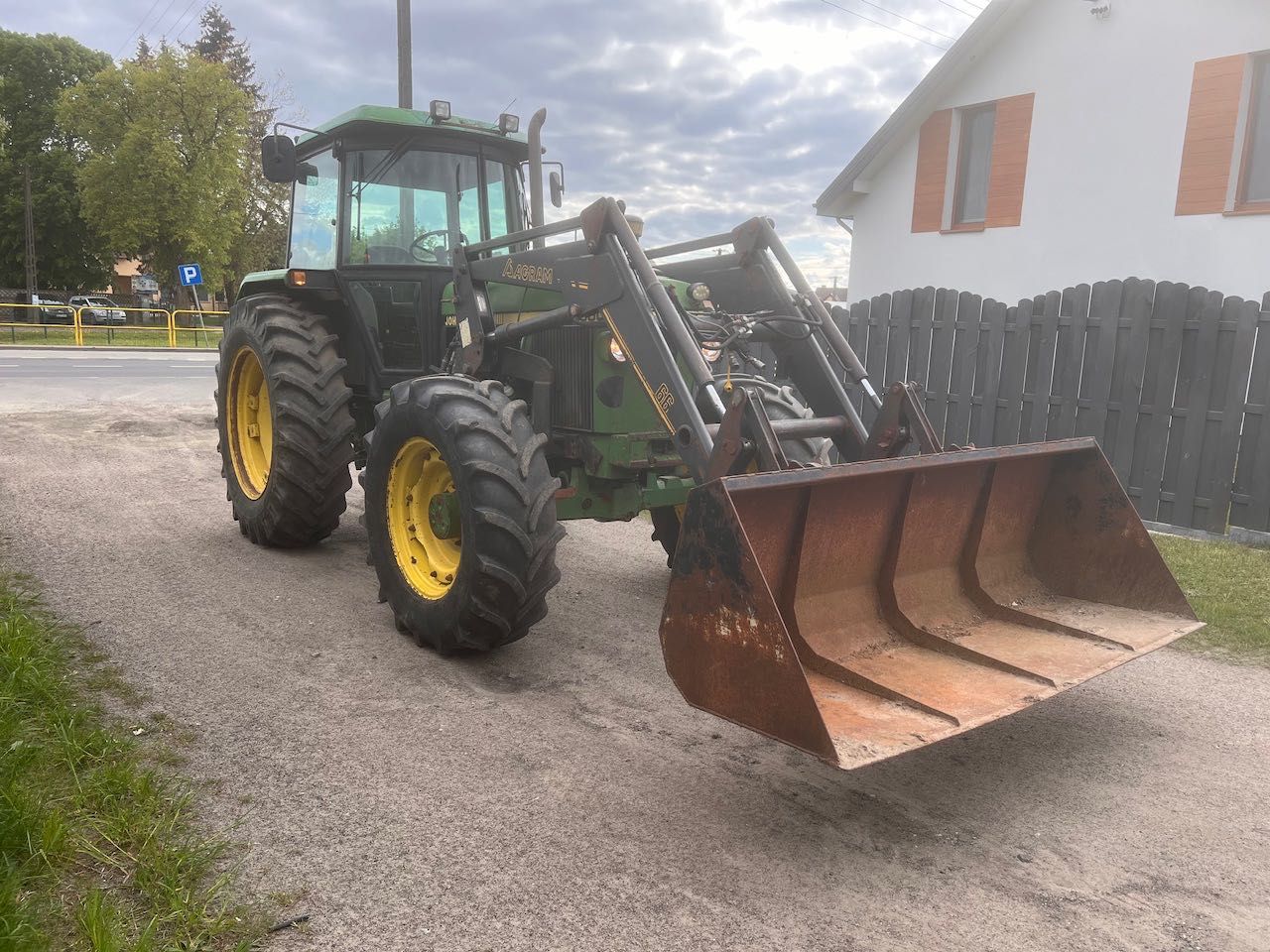 John Deere 3350 z turem cenna brutto faktura VAT