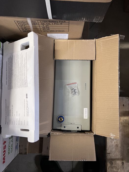 Комплект резервного живлення 3kW Must PV18 3024+2АКБ Carbon 12V 100Ah