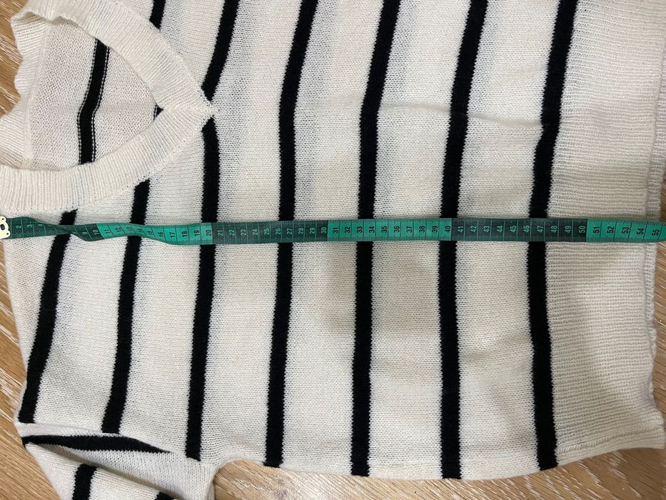 Жіноча кофта в полоску