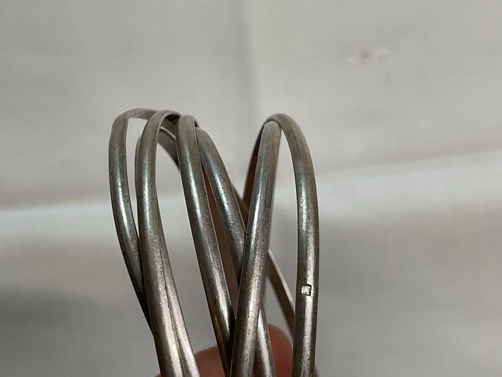 Conjunto de sete escravas em prata com contraste