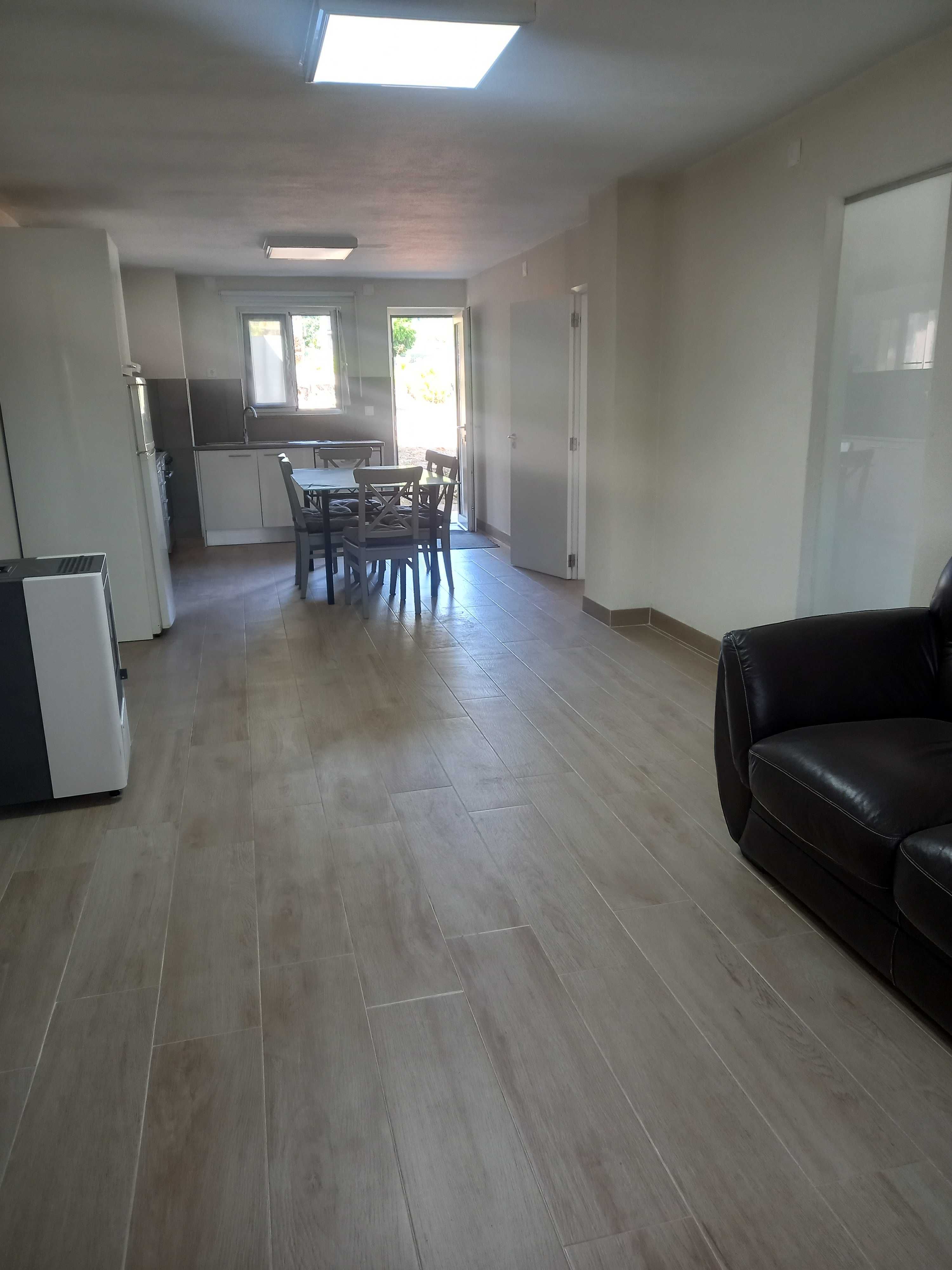 Moradia V3 com terreno, em Lamego