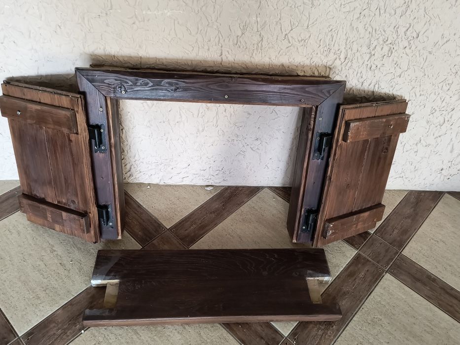 Okienko wewnętrzne drewniane z parapetem