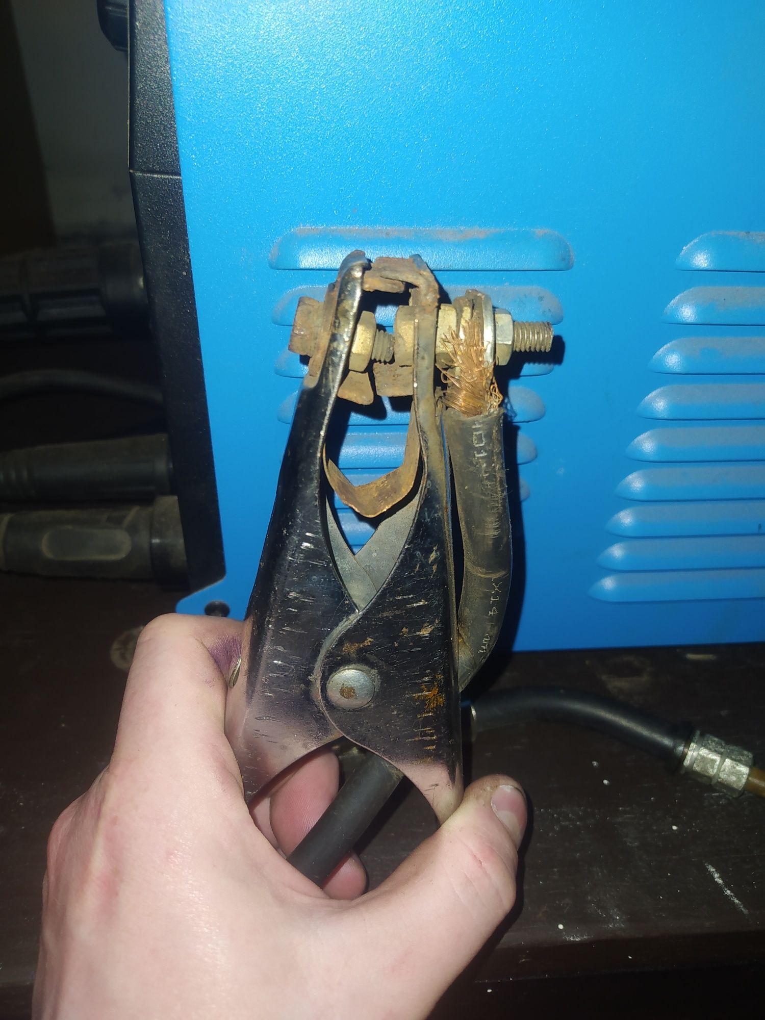 Продам сварочный аппарат Tesla weld 290