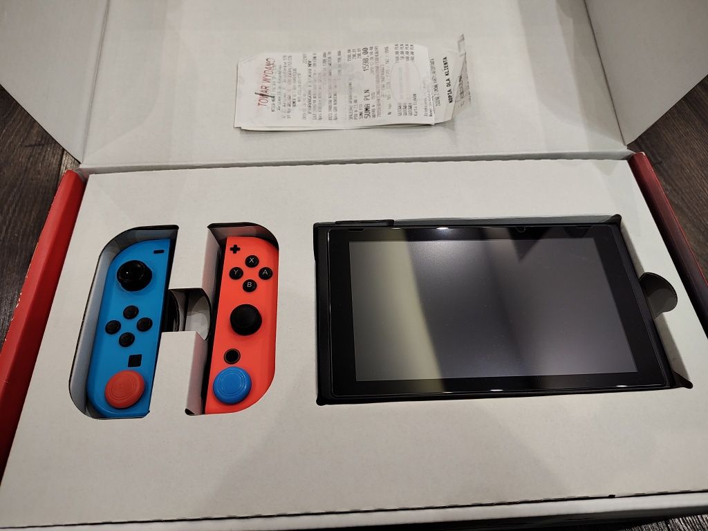 Nintendo Switch w stanie idealnym + SD128GB