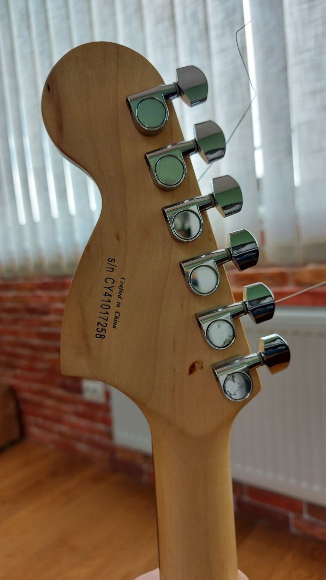 Гітара Squier affinity ( 2006 року) + emg set.