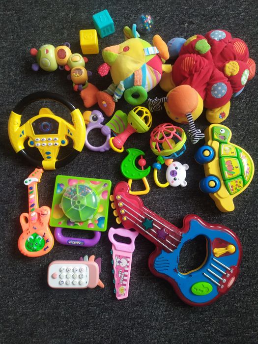 Все одним лотом різні розвиваючі іграшки