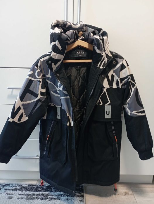 Куртка демісезонна для хлопчика-підлітка.