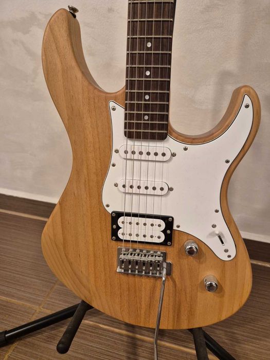 Yamaha Pacifica 112V YNS - gitara elektryczna