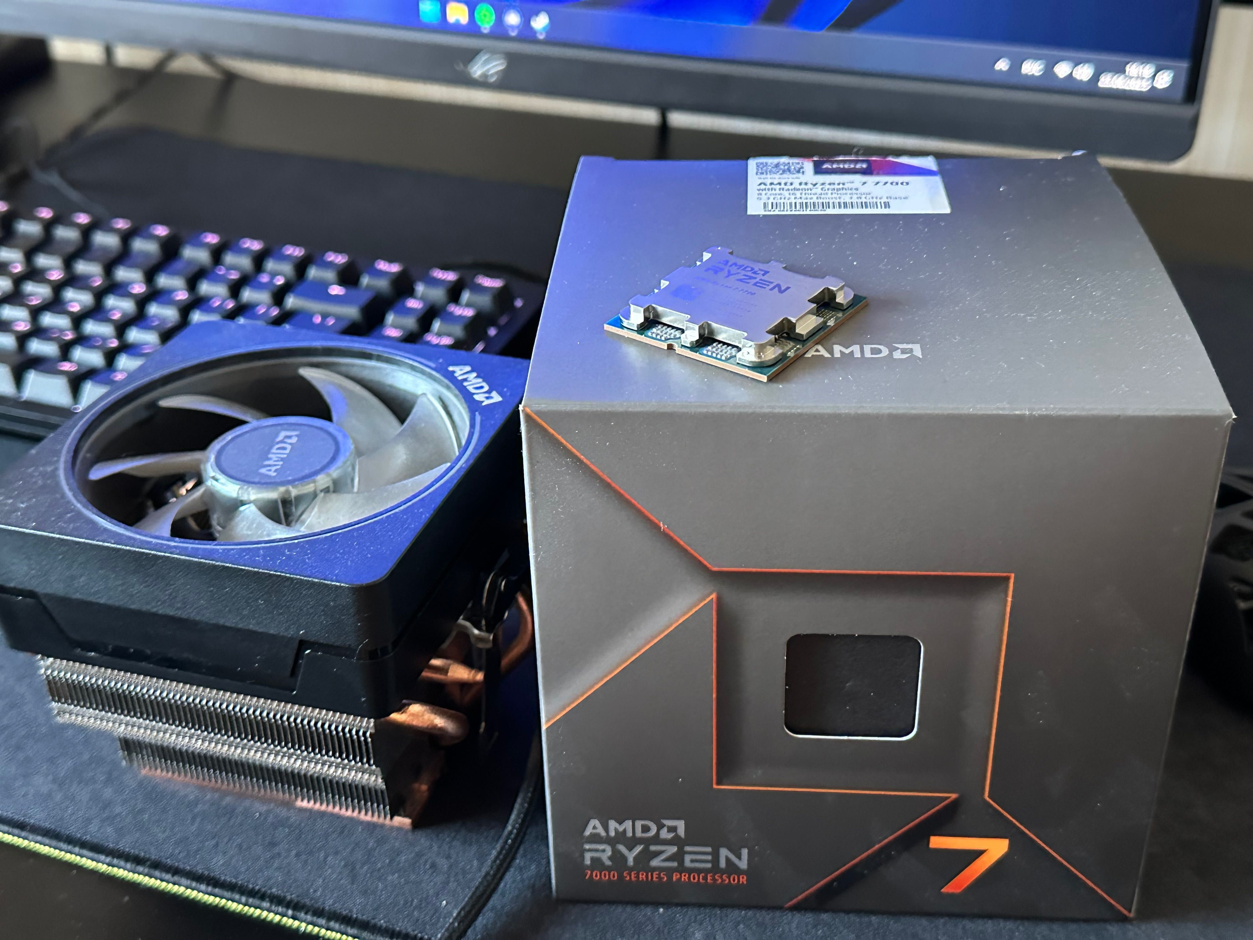 Процесор AMD Ryzen 7 7700