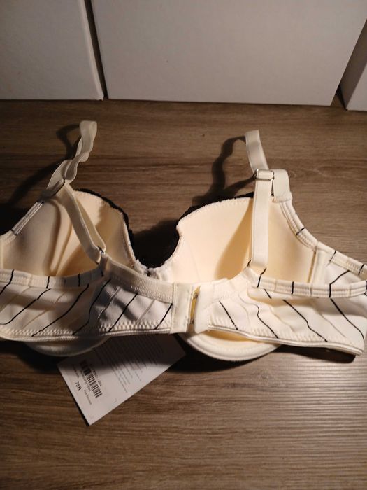 biustonosz 75 B Colours