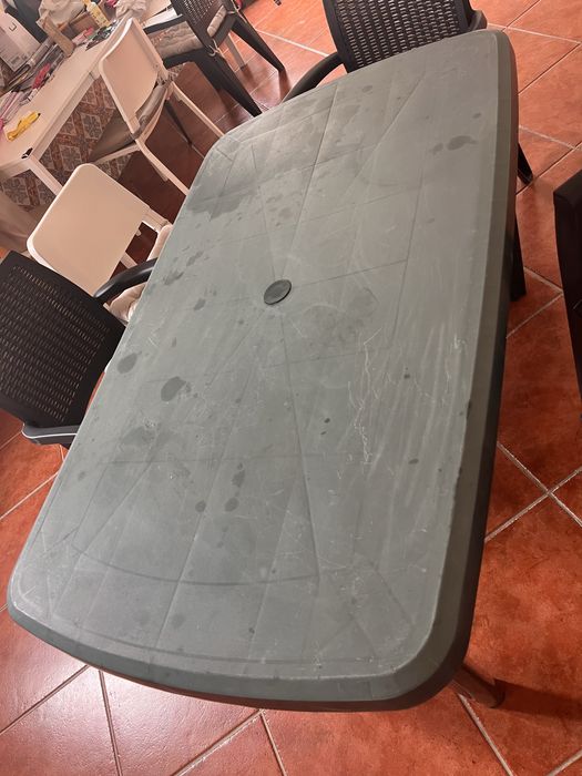 Mesa de jardim com 5 cadeiras