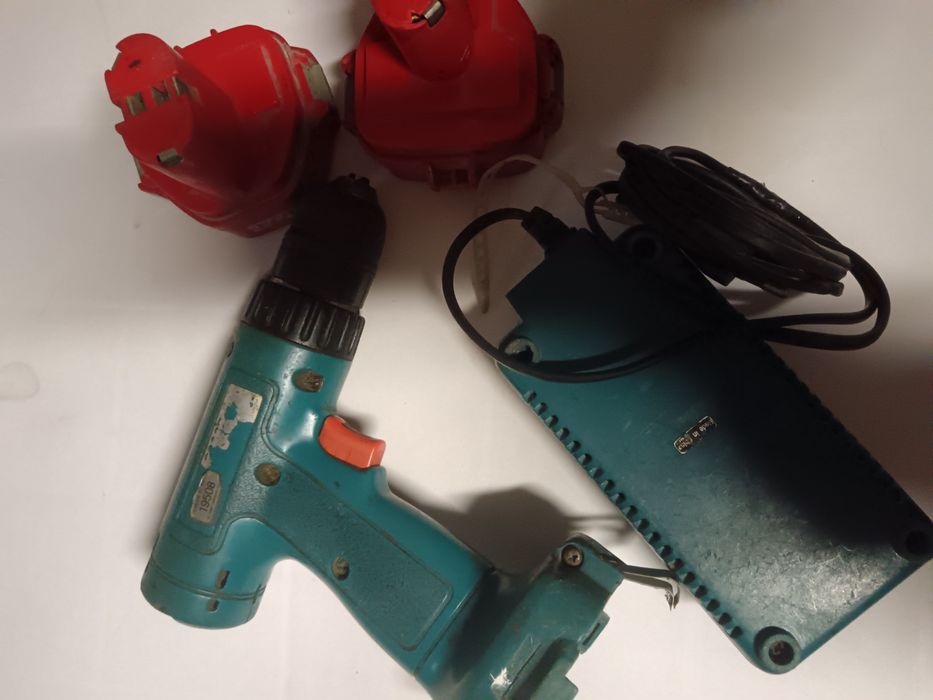 Ładowarka makita DC1290 plus wkrętarka gratis