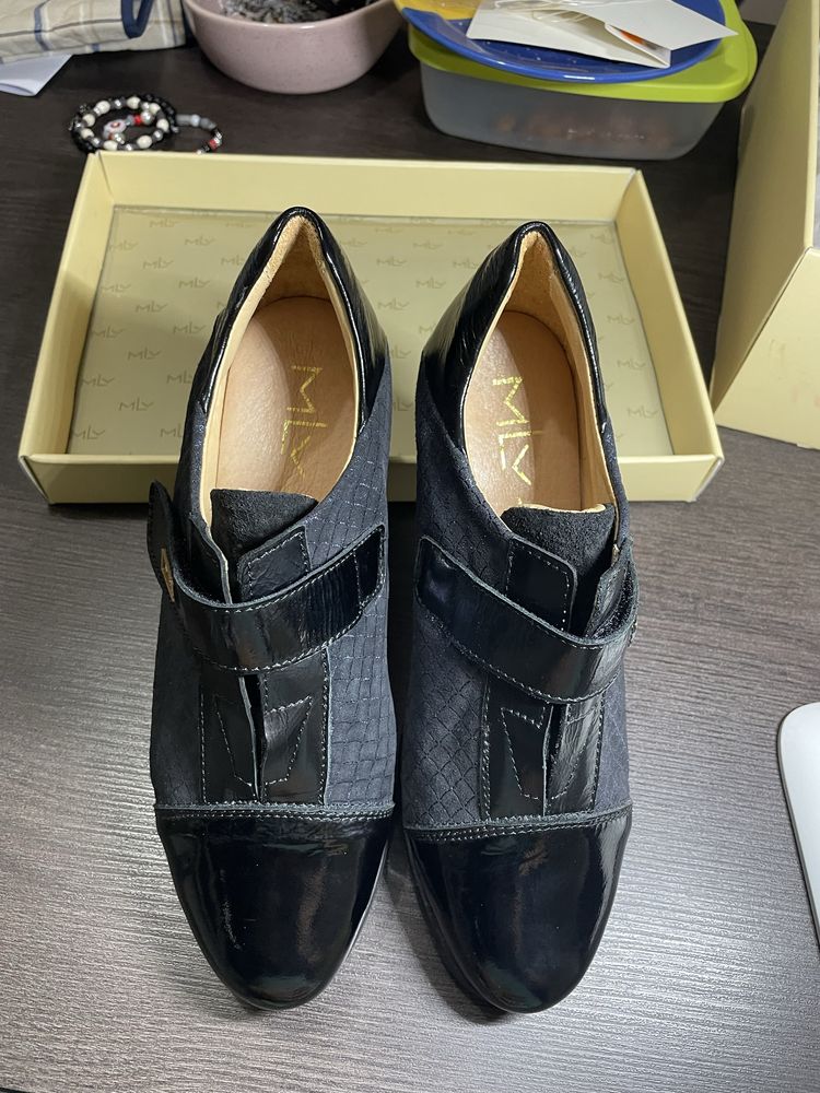 Sapatos senhora - Tamanho 38