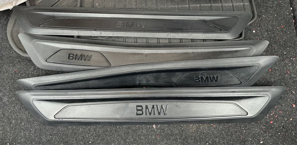 Накладки на пороги BMW F30
