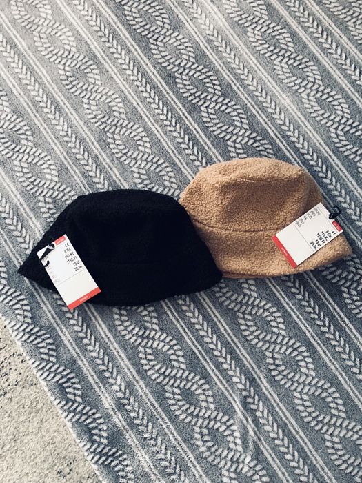 Zestaw 2 ciepłych kapeluszy damskich nowych zmetką