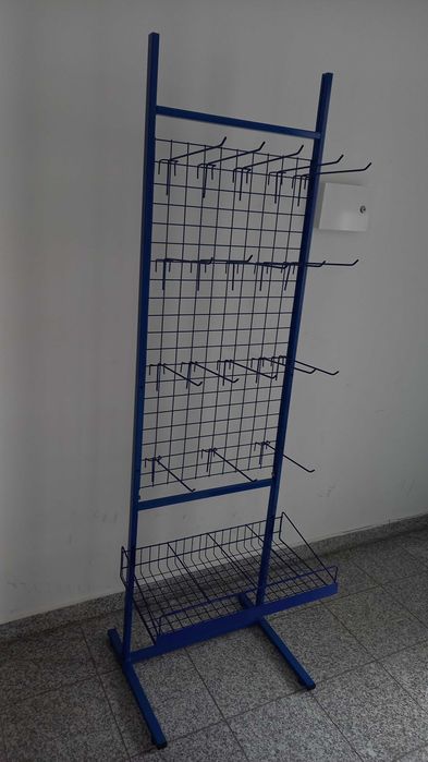 Stojak metalowy z haczykami granatowy