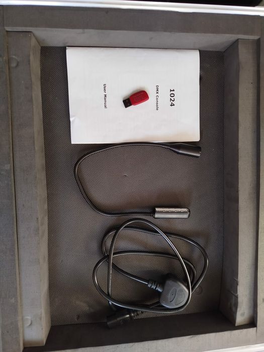 Profesjonalny sterownik oświetlenia DMX 1024