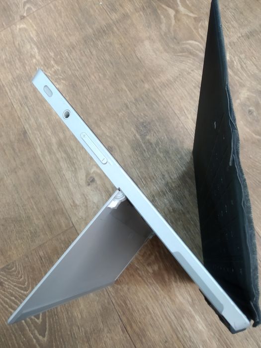 Microsoft Surface 2RT (1572)