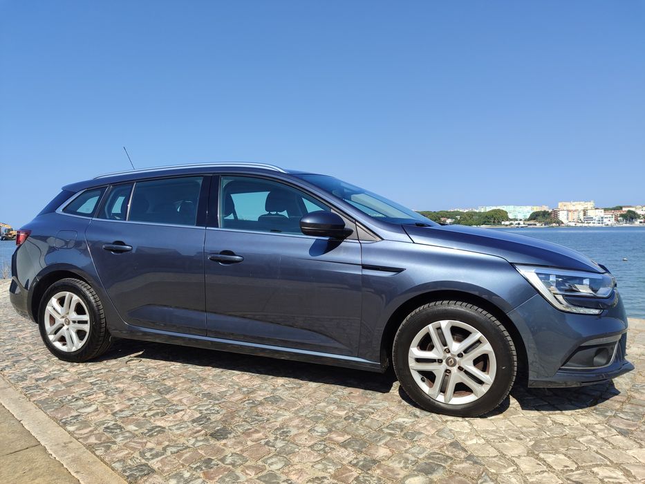 Renault Megane sport tourer 1.5 dci blue intense