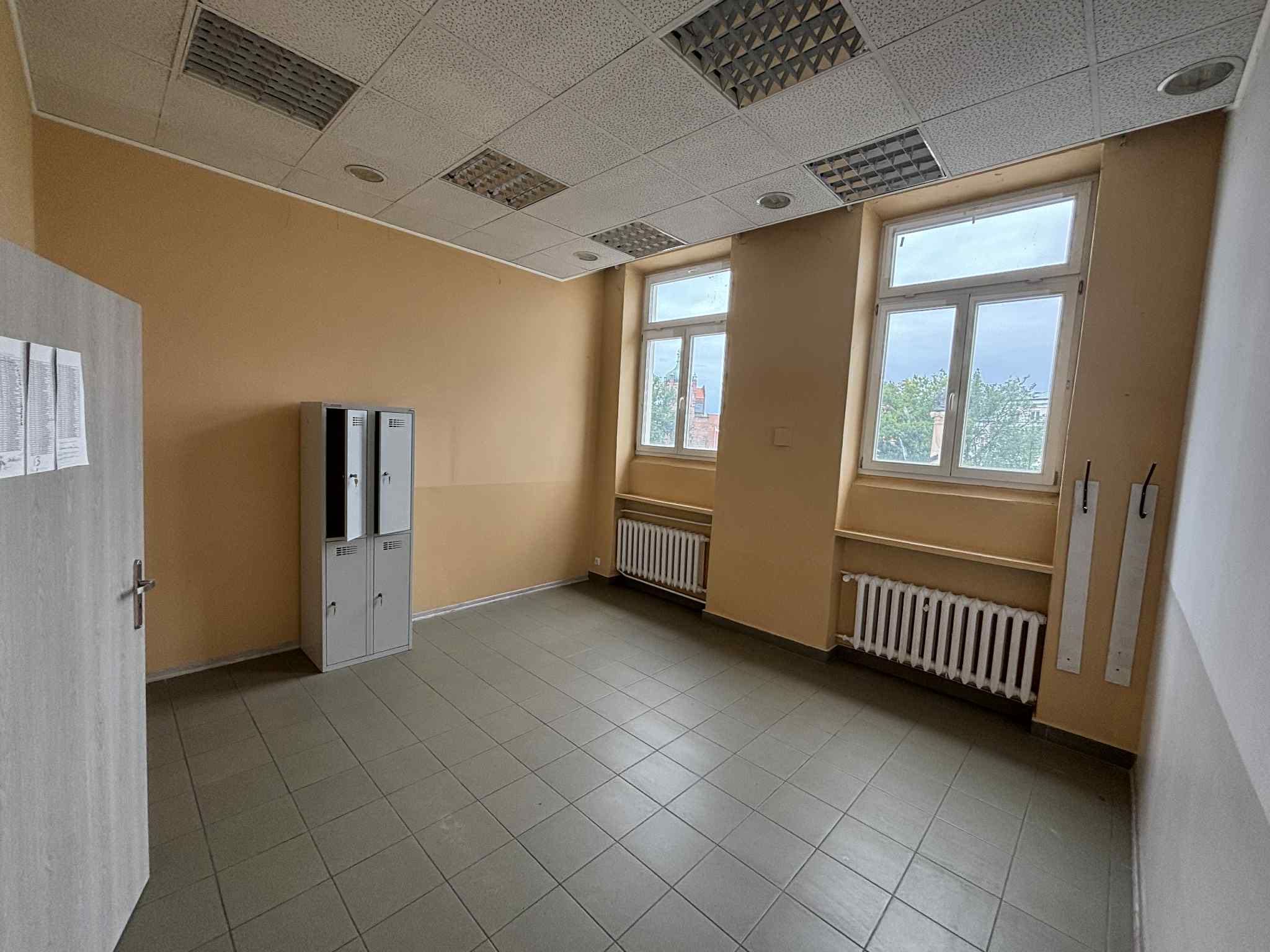 Wynajmę lokal w Płocku przy Placu Narutowicza