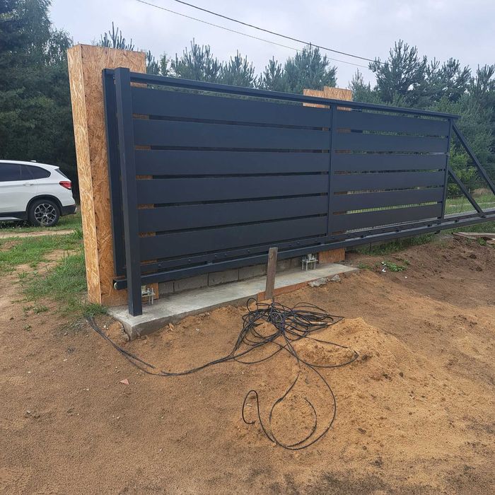 Brama przesuwna wysoka palisada 4000x1500 w komplecie monterskim