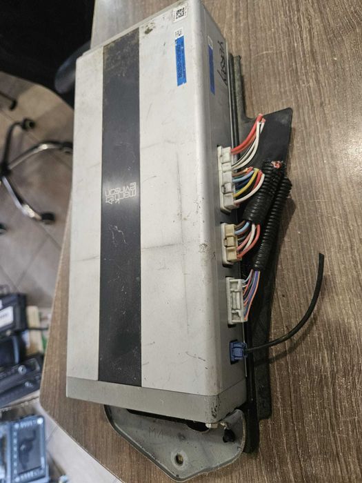 Lexus IS 220 wzmacniacz audio MARK LEVINSON 86280-0W360