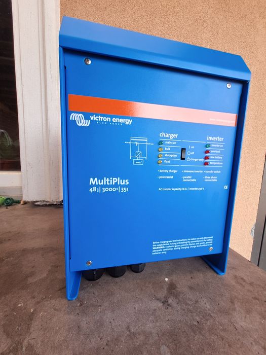 Гибридний інвертор Victron