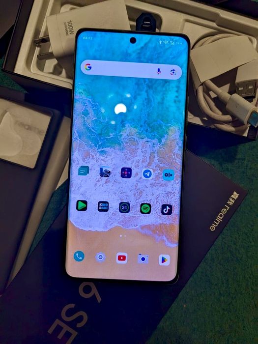 Realme GT neo6 Se 16/256.