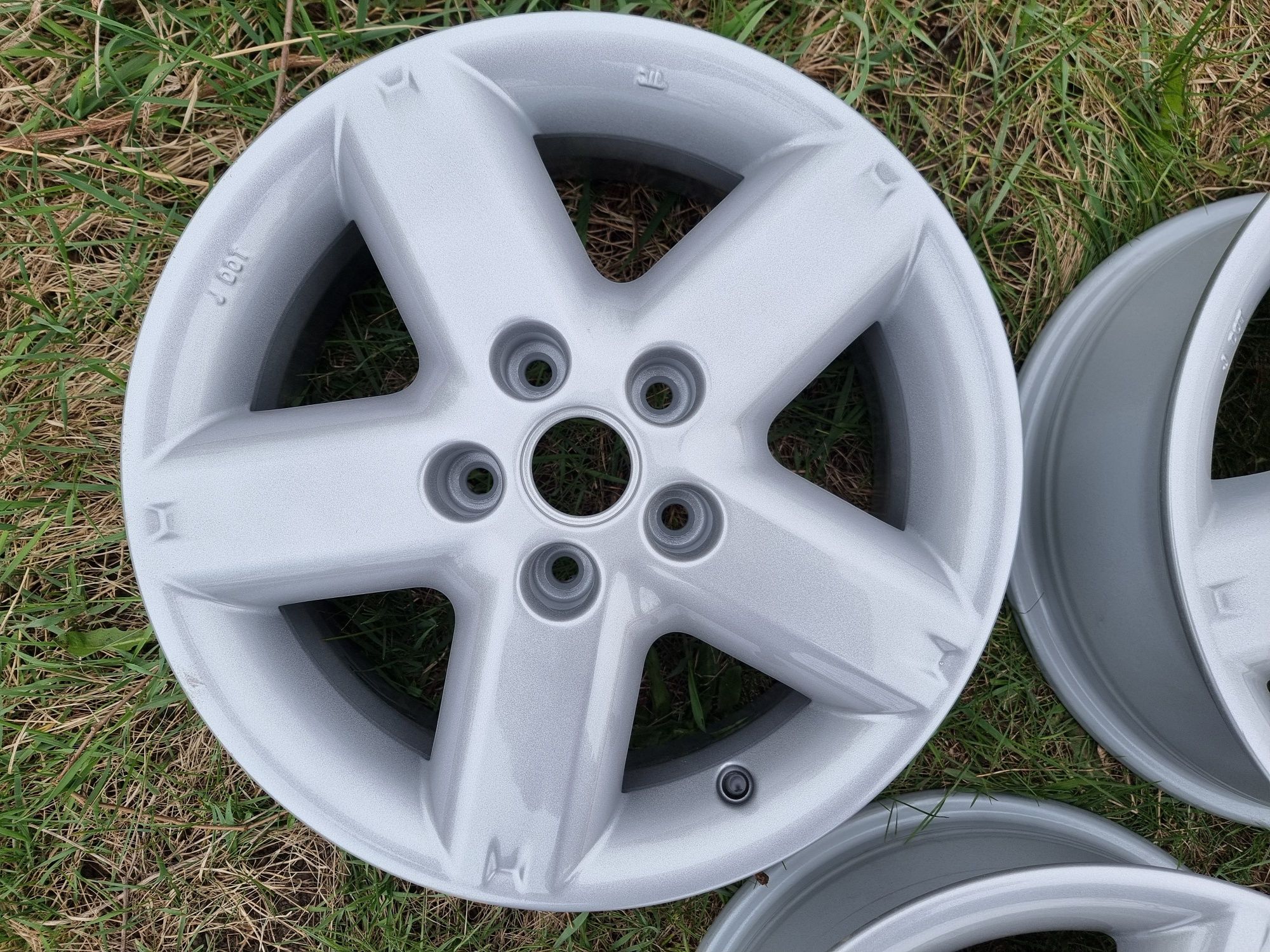 Диски R16 Nissan 5x114,3 6,5J, ET 40, ЦО 66,1 X-Trail, Qashqai, Juke