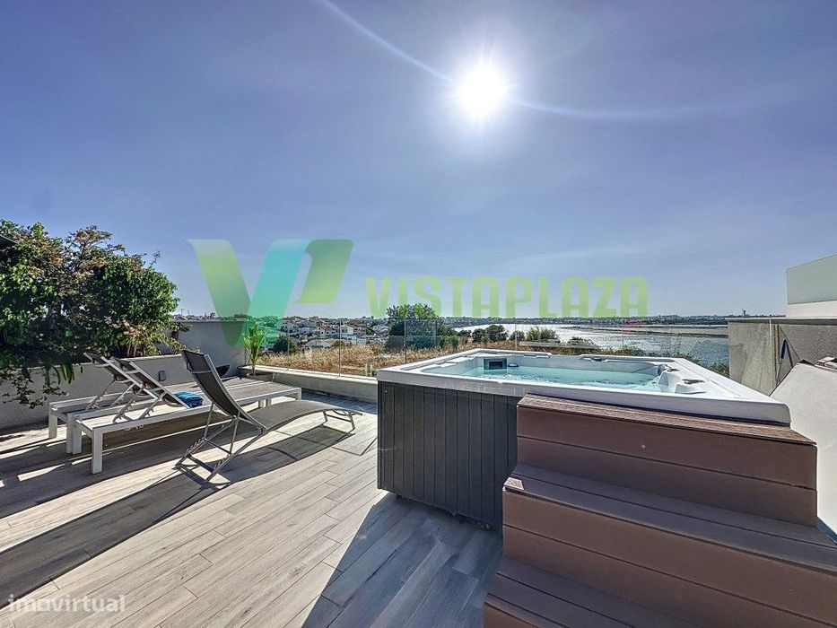 Moradia na Mexilhoeira da Carregação, Condomínio com Piscina e vist...