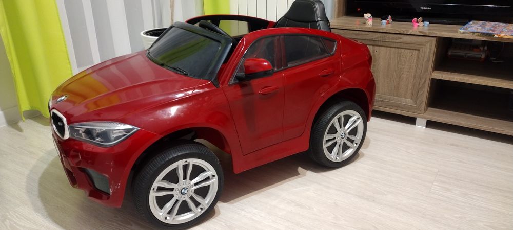 Samochodzik dla dziecka "BMW X6"