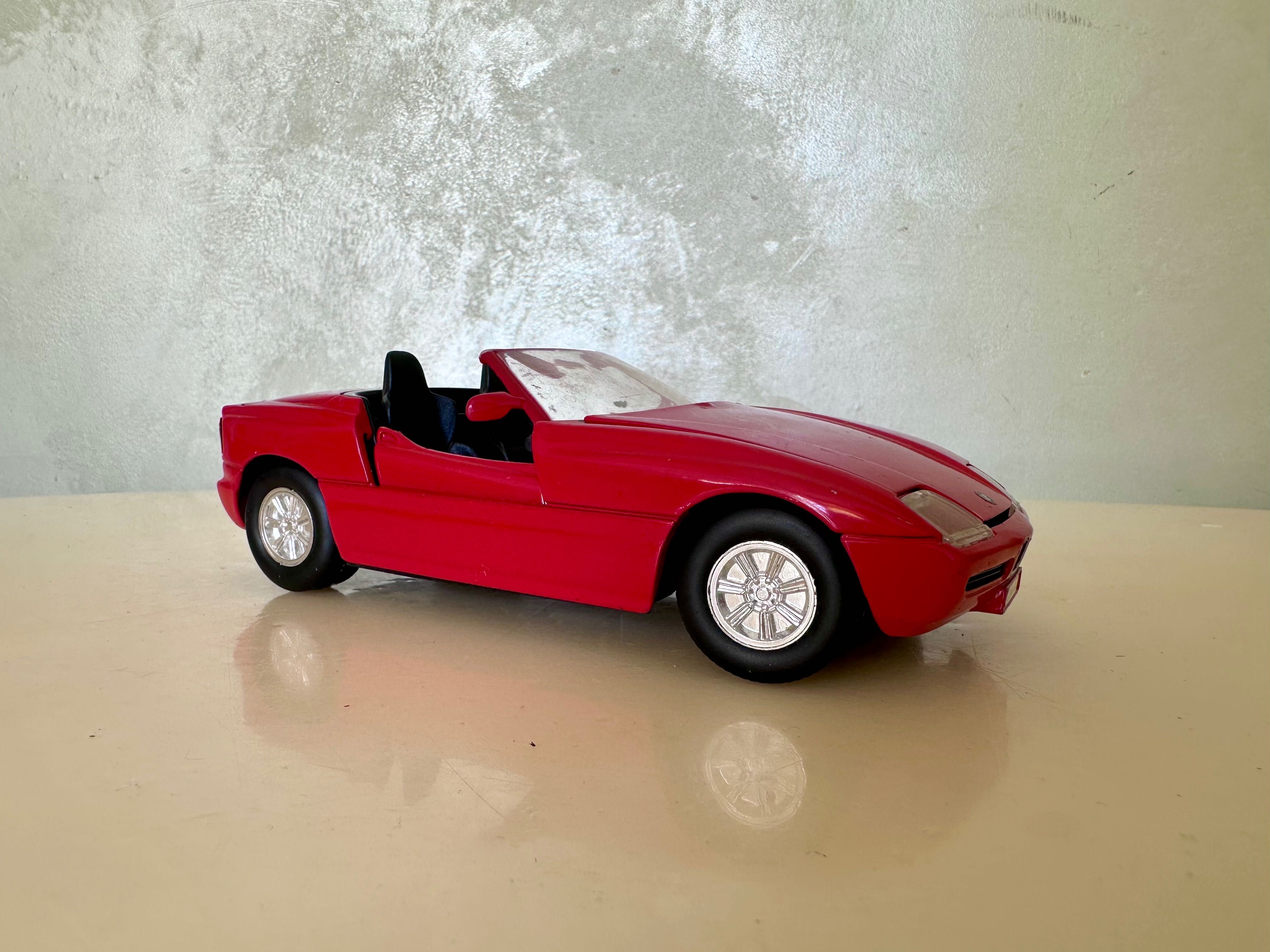 Железная машика bmw z1 1:24