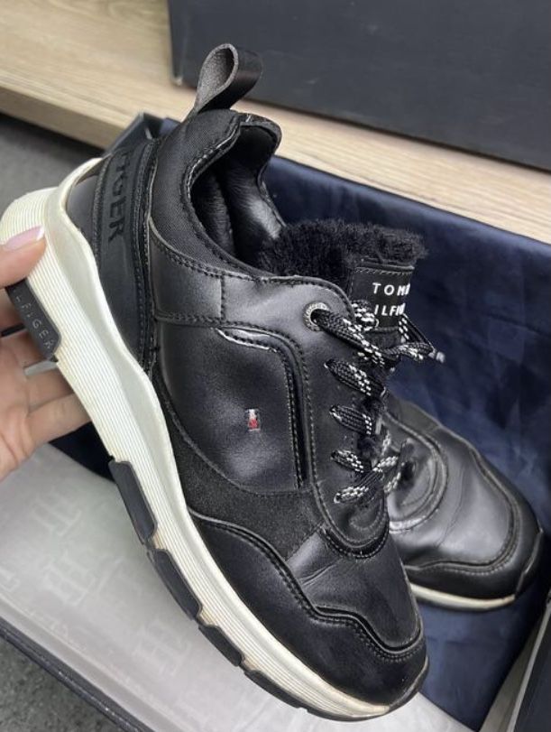 Утепленные кроссовки Tommy Hilfiger 37р