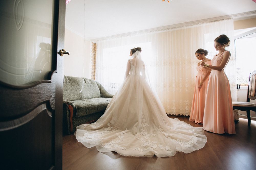 Продаж або оренда вишуканої весільної сукні