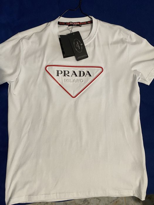T-shirt Branca Prada Simples