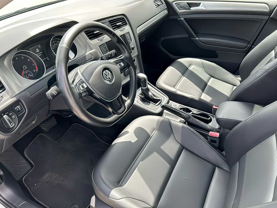 Volkswagen Golf      2016