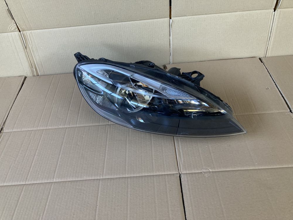 Volvo v40 lampa prawa h7 zwykła