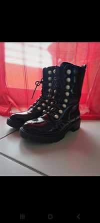 Botas pretas elegantes